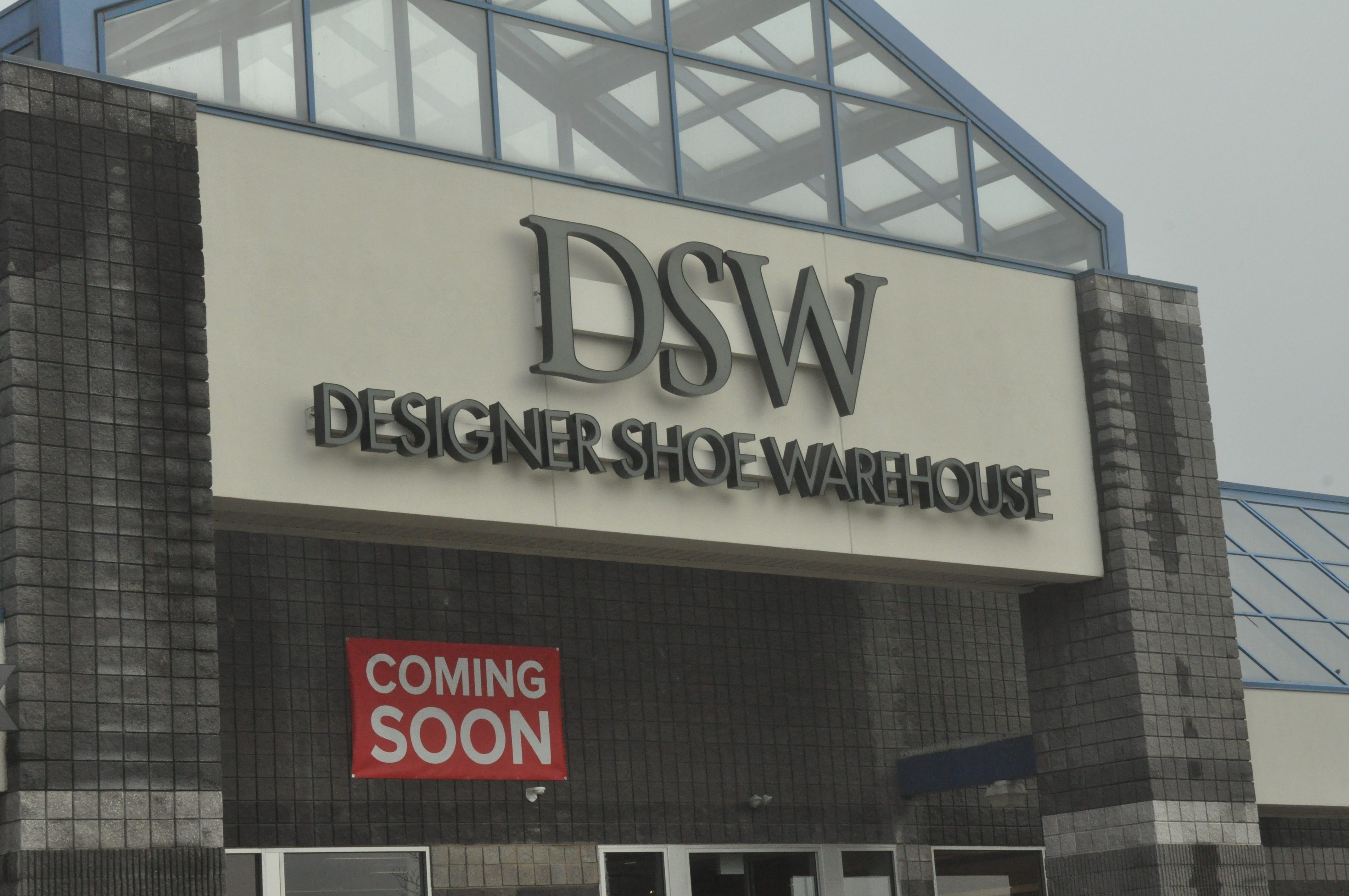 closest dsw from my location